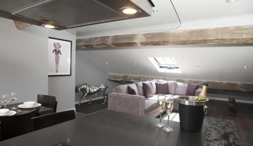 One Bedroom Super-Luxe (Sleeps 5)