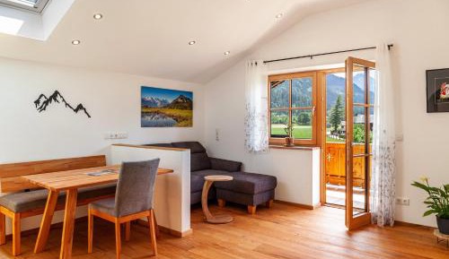 Superior One-Bedroom Apartment with Balcony