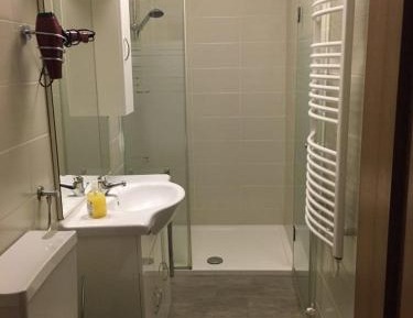 Apartment with Mountain View