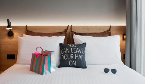 Moxy Sleeper Premium, Guest room, 1 King