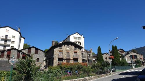 Apartment with Mountain View