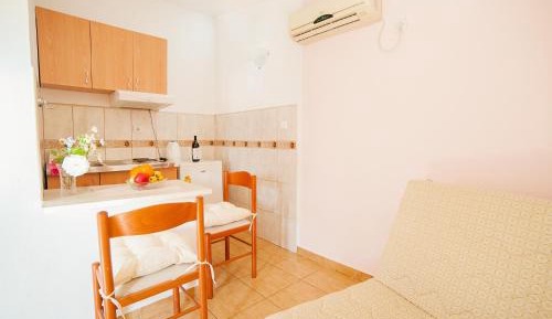 Studio with Balcony and Sea View (3 Adults)