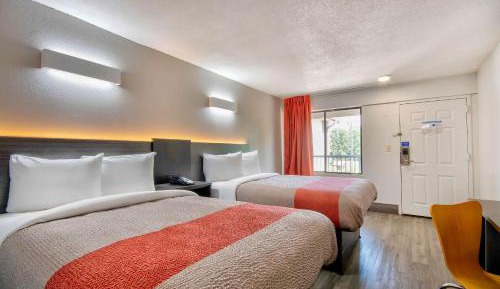 Deluxe Queen Room with Two Queen Beds - Non-Smoking