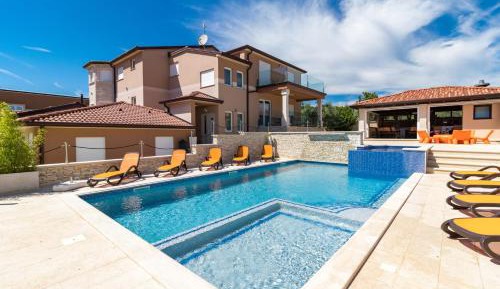 Seven-Bedroom Villa