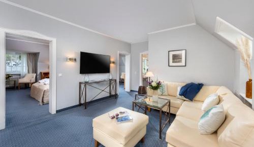 Deluxe Suite with Sea View