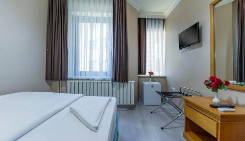 Deluxe Double Room with Balcony and Sea View