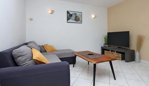 One-Bedroom Apartment with Terrace
