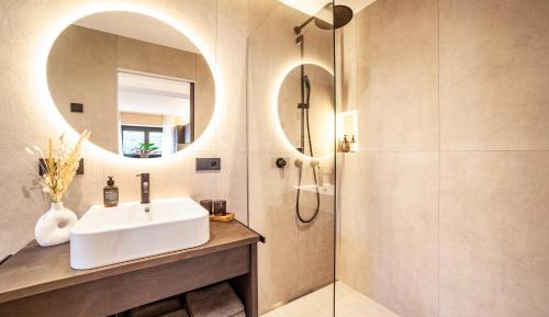 Superior One-Bedroom Apartment