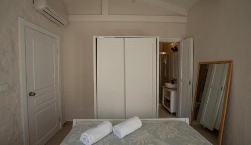 Suite with Pool View