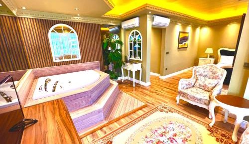 King Room with Spa Bath