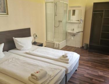 Double Room with Shower and Shared Toilet