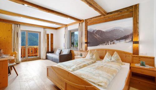 Superior One-Bedroom Apartment with Balcony