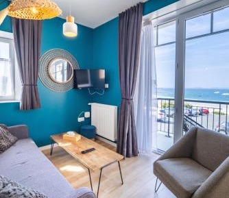 Apartment with Sea View and Balcony