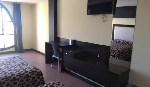 Double Room with Two Double Beds with Lake View