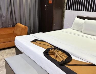 Supreme Room