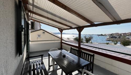 One Bedroom Apartment with Sea View