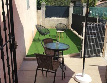 Apartment with Garden View