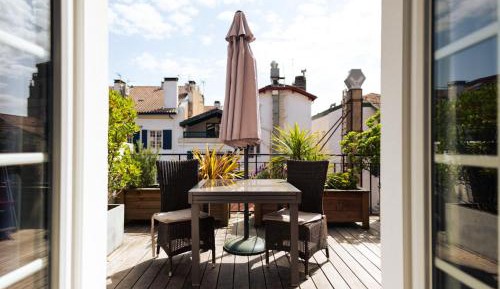 Double or Twin Room with Terrace
