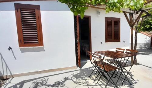 Studio with Garden View