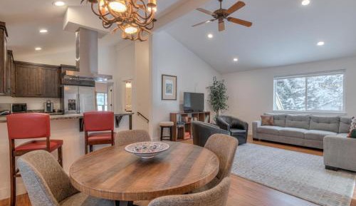 Three-Bedroom Holiday Home 
