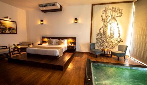 Suite with Private Pool