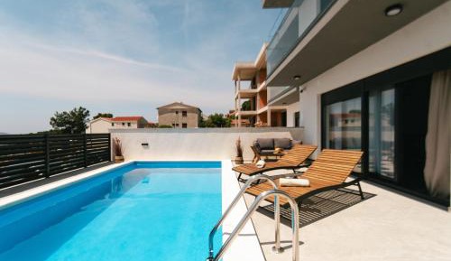 Three Bedroom Villa with Swimming Pool