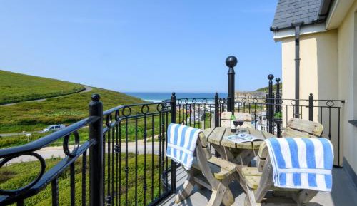 Two-Bedroom Penthouse with Sea View 