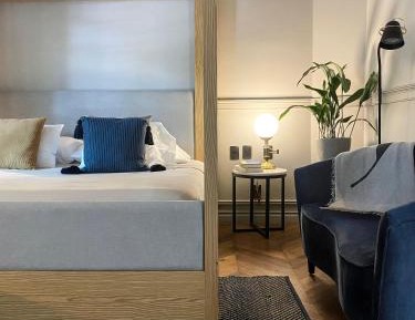 Deluxe King Room