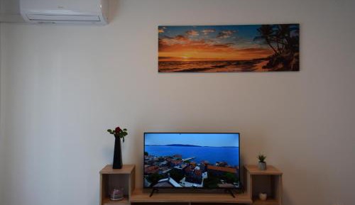 Apartment with Mountain View