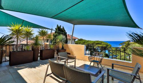 Family Suite with Terrace and Sea View