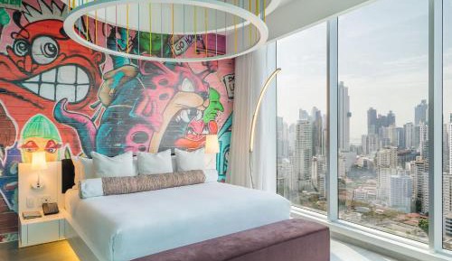 Penthouse King Suite with Partial City View and Whirlpool