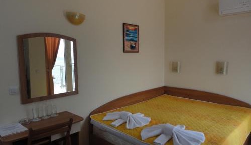 Triple Room with Balcony and Sea View