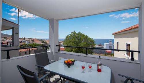 Apartment with Sea & Pool View