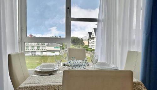 Apartment with Mountain View