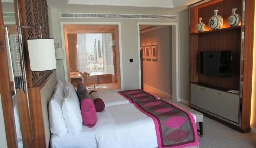 Luxury Twin Room with City View