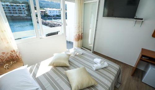 Double Room with Balcony and Sea View