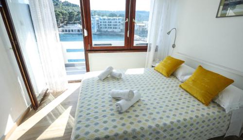 Double Room with Balcony and Sea View