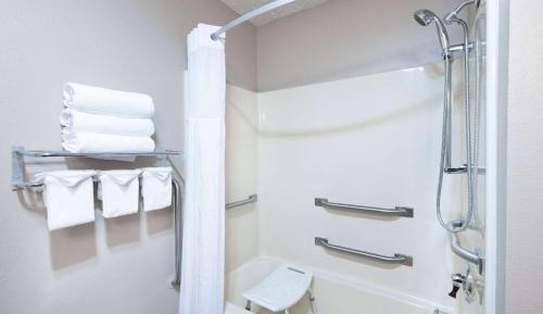 Queen Room - Mobility Access/Non-Smoking