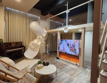 Deluxe Family Room
