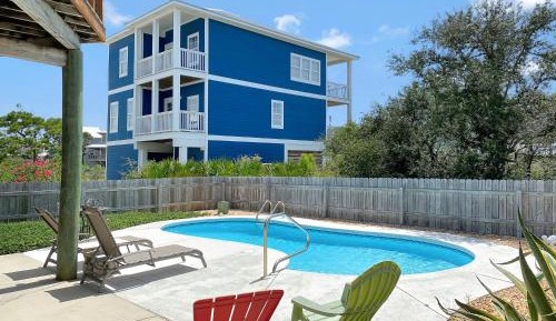 Three-Bedroom Holiday Home 