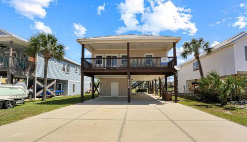 Three-Bedroom Holiday Home 