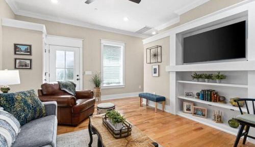 One-Bedroom Holiday Home