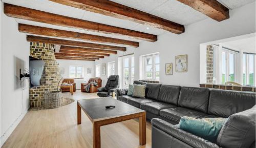 Nine-Bedroom Holiday Home