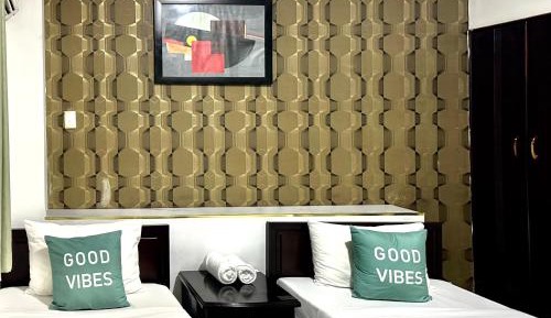 Deluxe Twin Room with Window