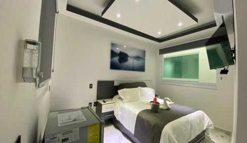 Deluxe Studio