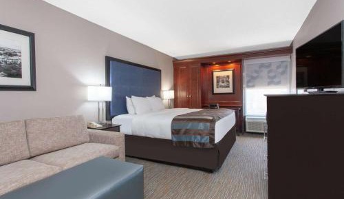Deluxe King Room - Non-Smoking
