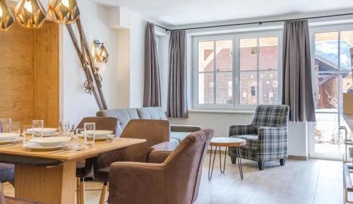 Deluxe Apartment