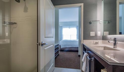 One-Bedroom King Suite with Sofa Bed - Non-Smoking