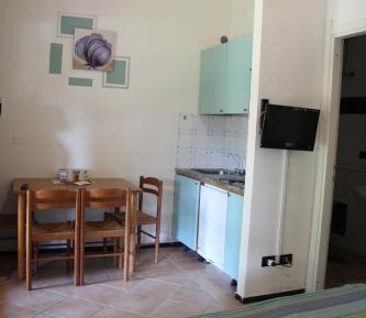 Studio with Garden (2 Adults)