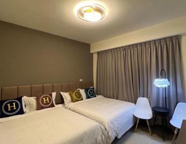 Quadruple Room with Private Bathroom